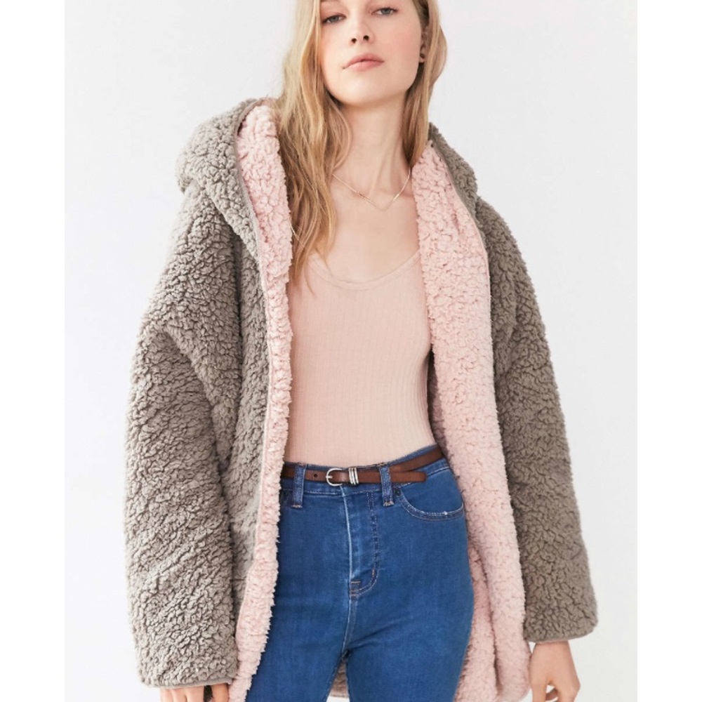 URBAN OUTFITTERS REVERSIBLE SHERPA FLEECE JACKET